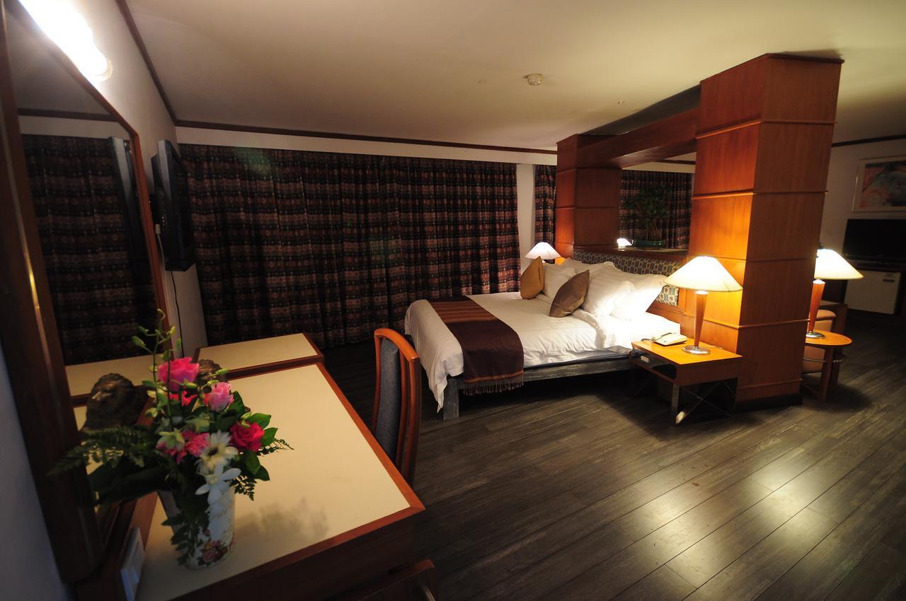 Friday Hotel Uttaradit Exterior foto