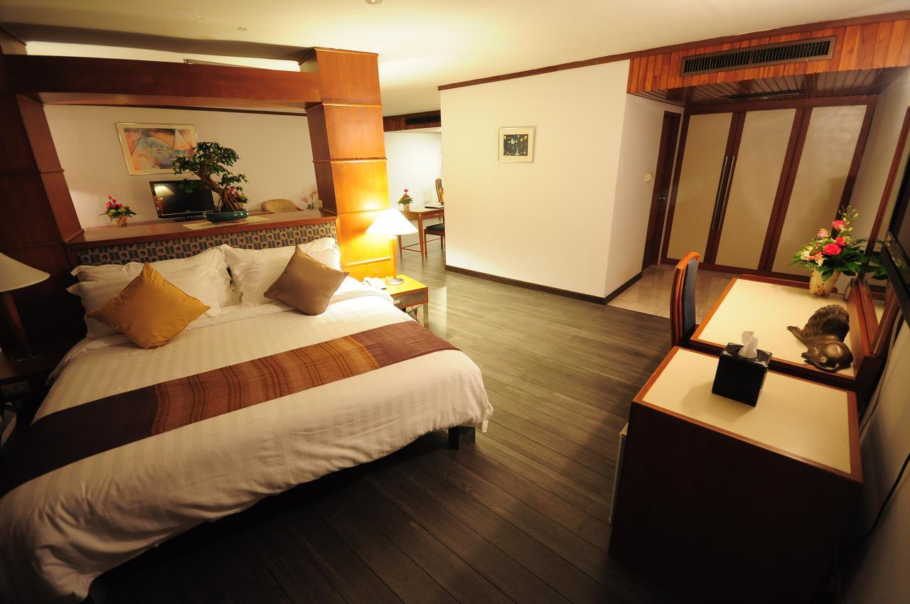 Friday Hotel Uttaradit Exterior foto