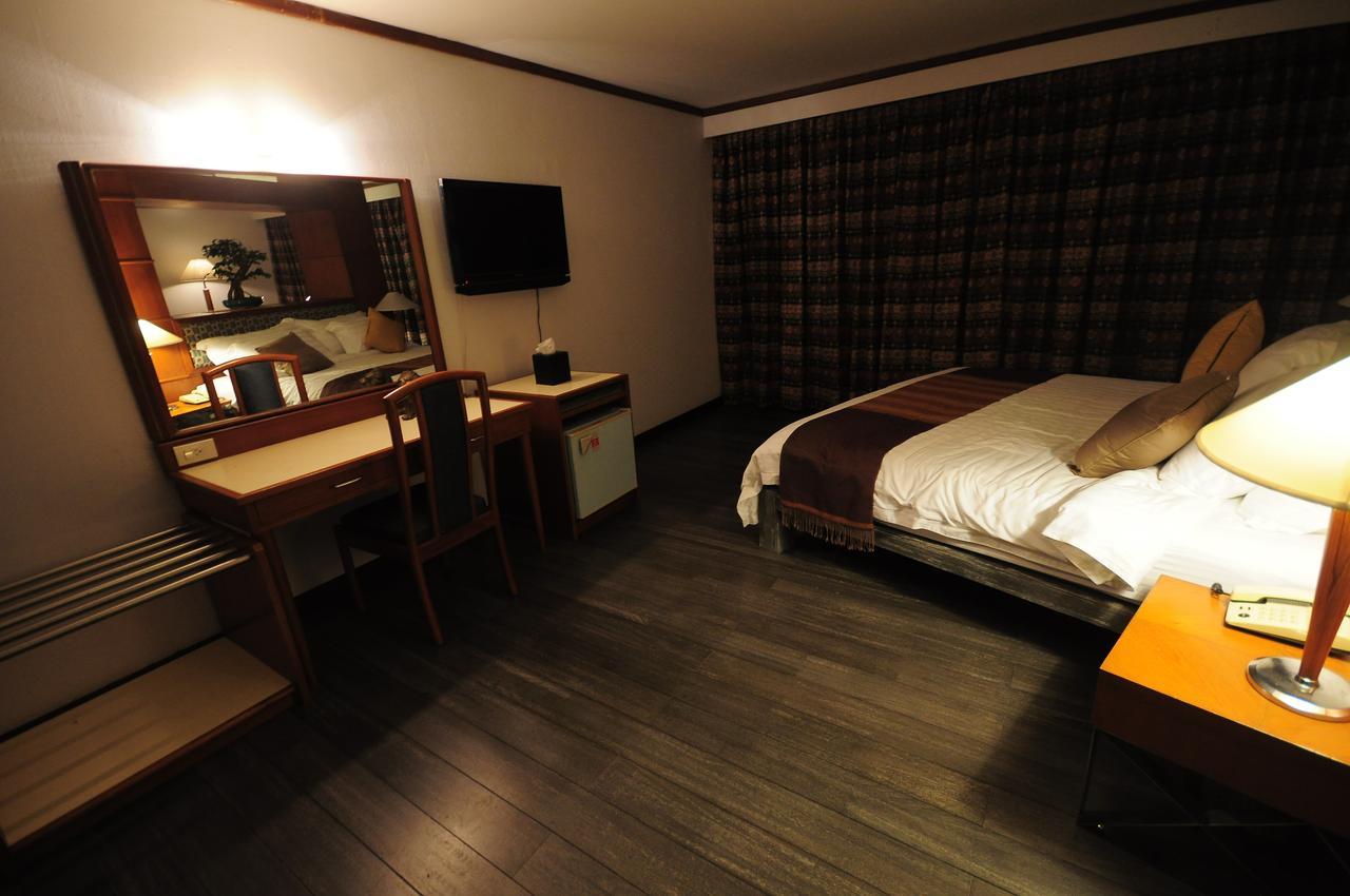 Friday Hotel Uttaradit Exterior foto