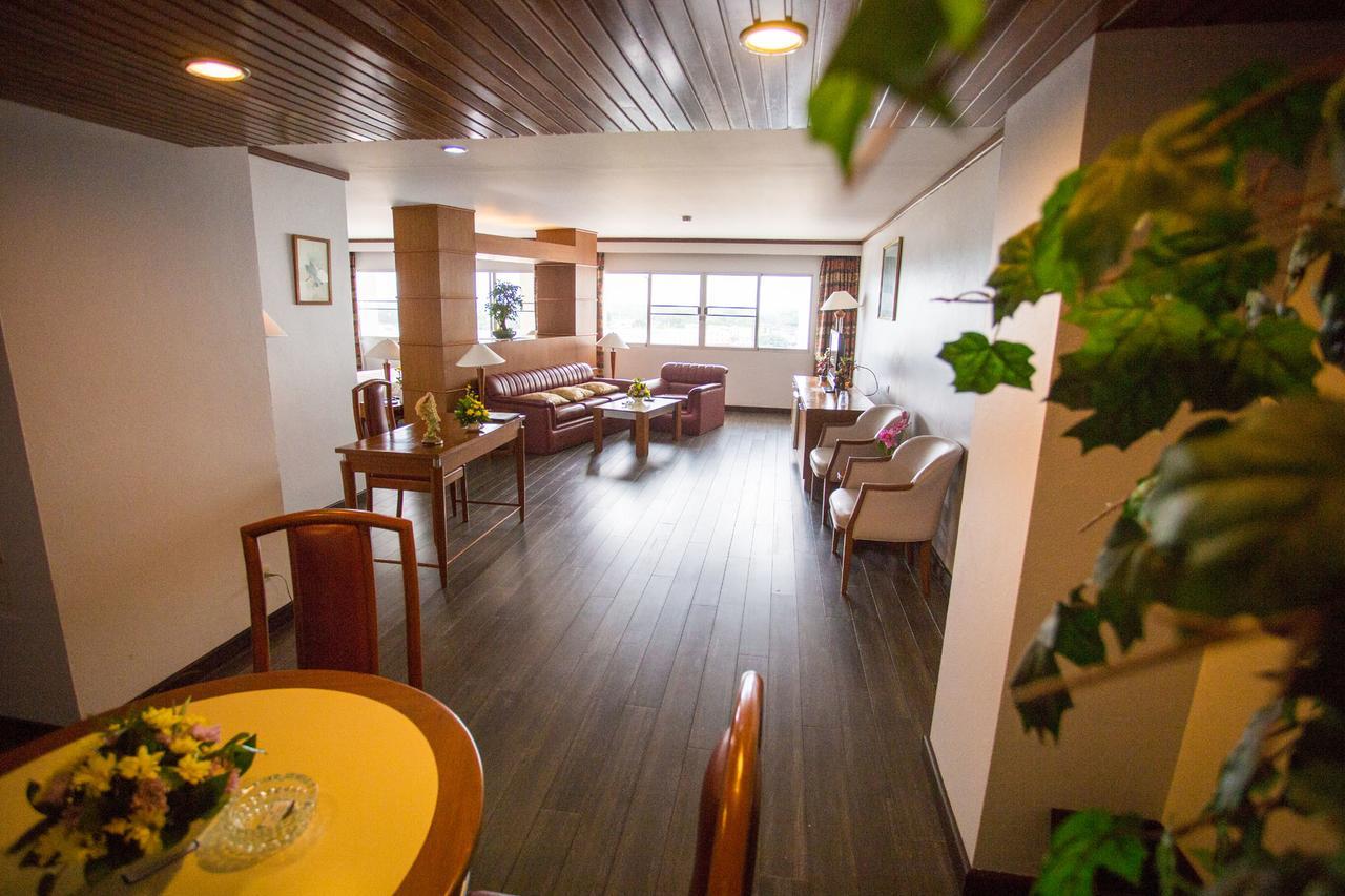 Friday Hotel Uttaradit Exterior foto