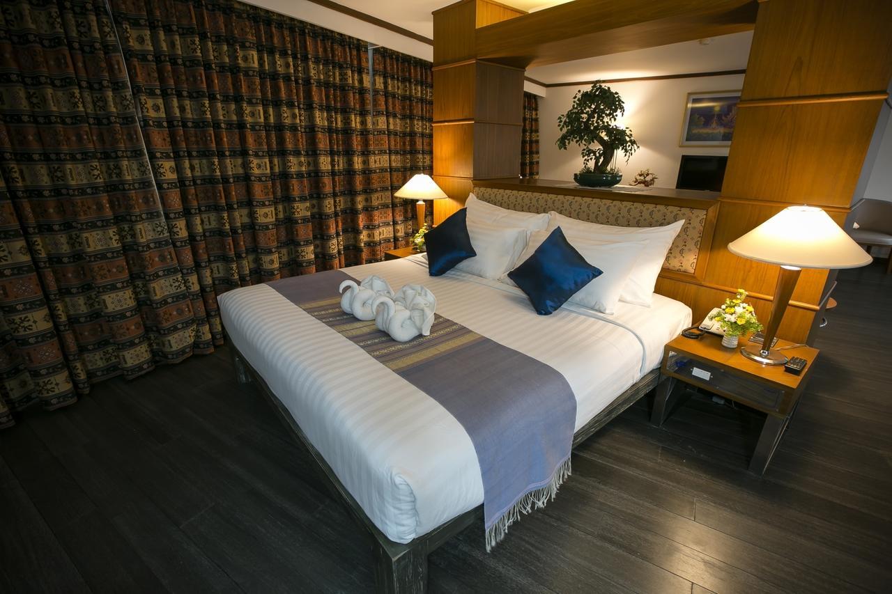 Friday Hotel Uttaradit Exterior foto