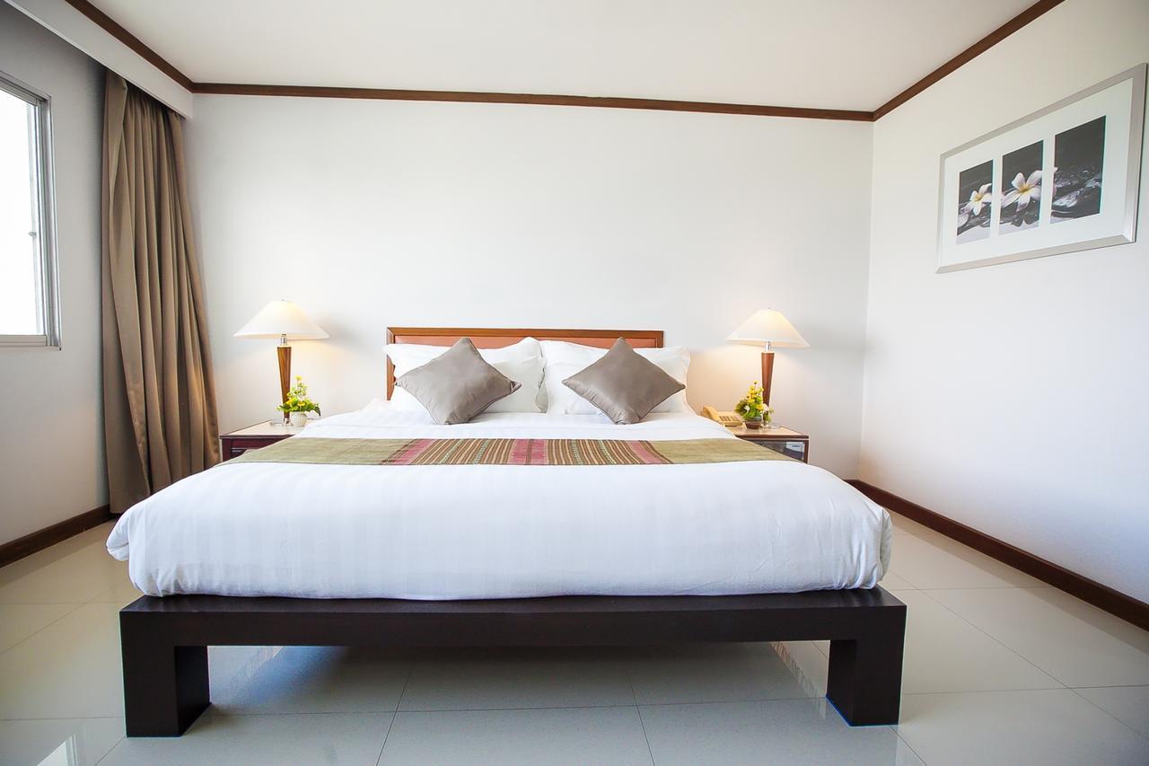 Friday Hotel Uttaradit Exterior foto
